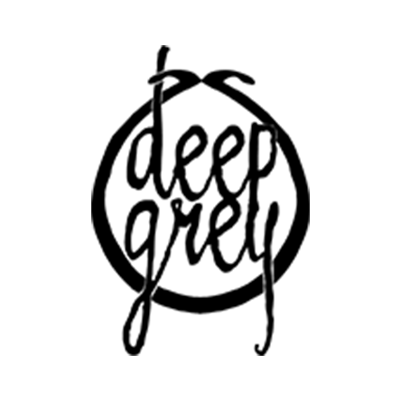 deep-grey Kiss photography logo